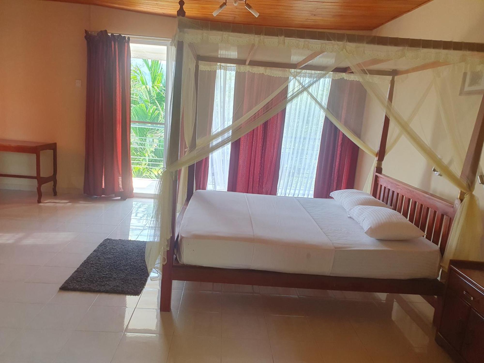 Rainforest Lodge, Deniyaya Singheraja Phòng bức ảnh